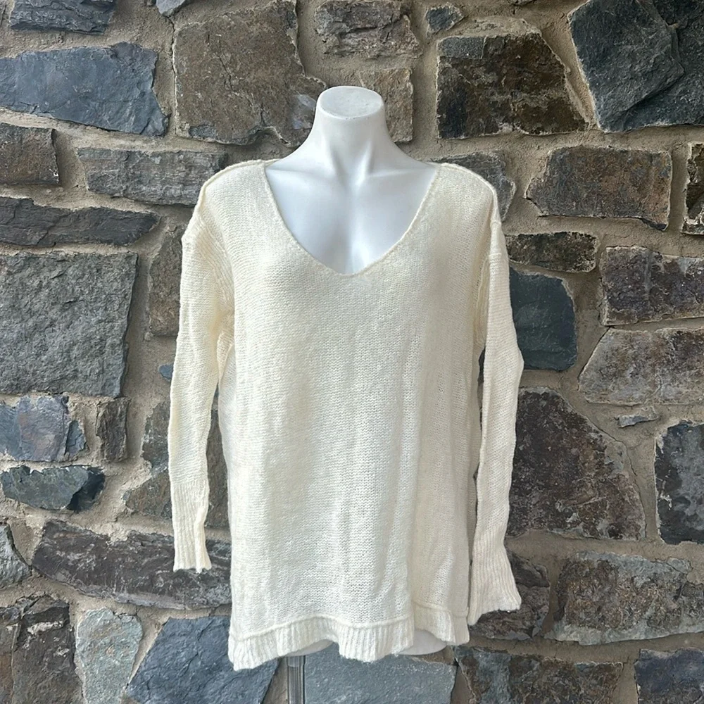 Free People Alpaca Knit Lofty V-Neck Pullover Sweater in Ivory Size Medium